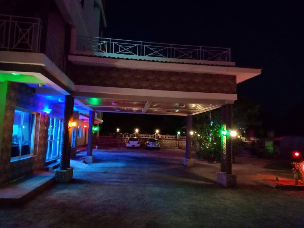 Diplomat Diani Beach Resort 外观 照片