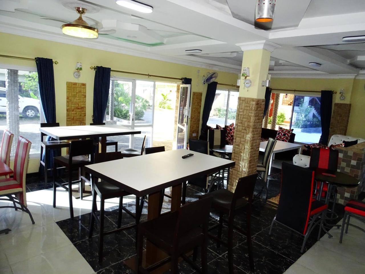 Diplomat Diani Beach Resort 外观 照片