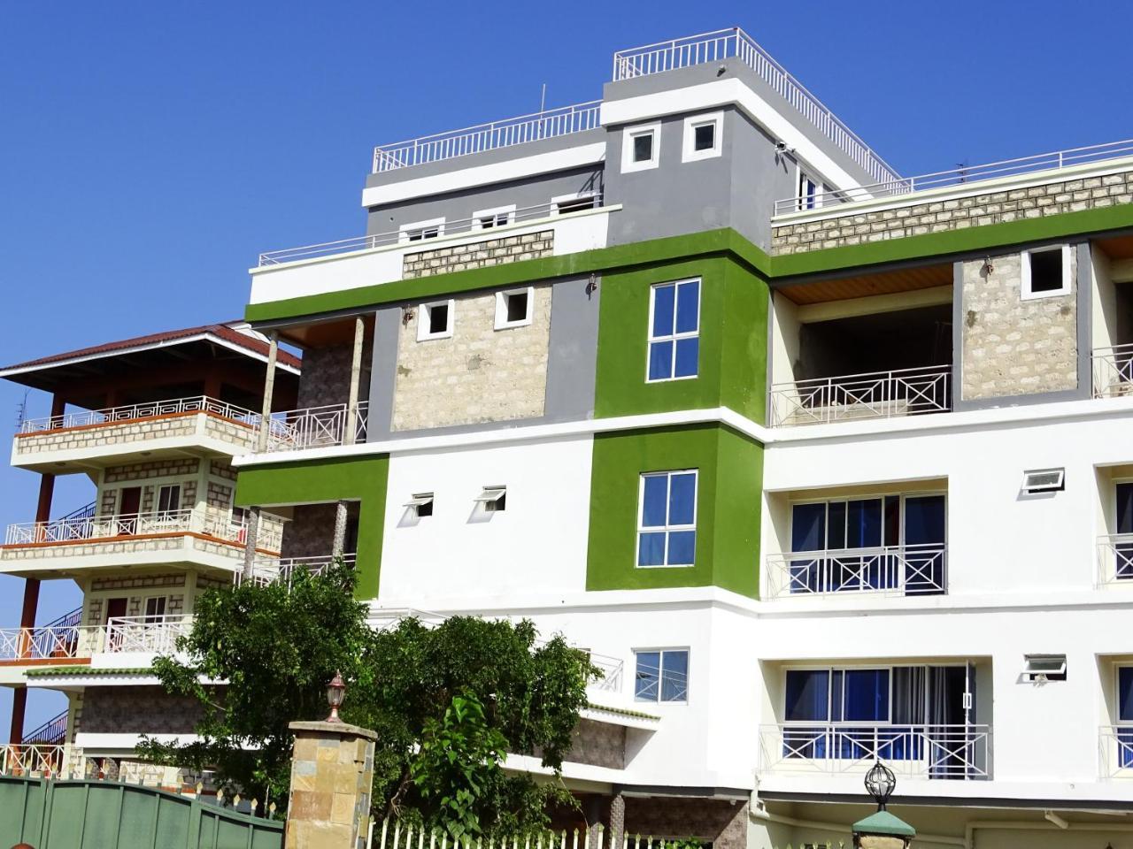 Diplomat Diani Beach Resort 外观 照片