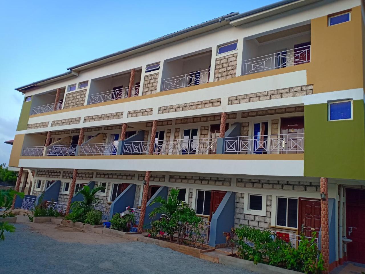 Diplomat Diani Beach Resort 外观 照片