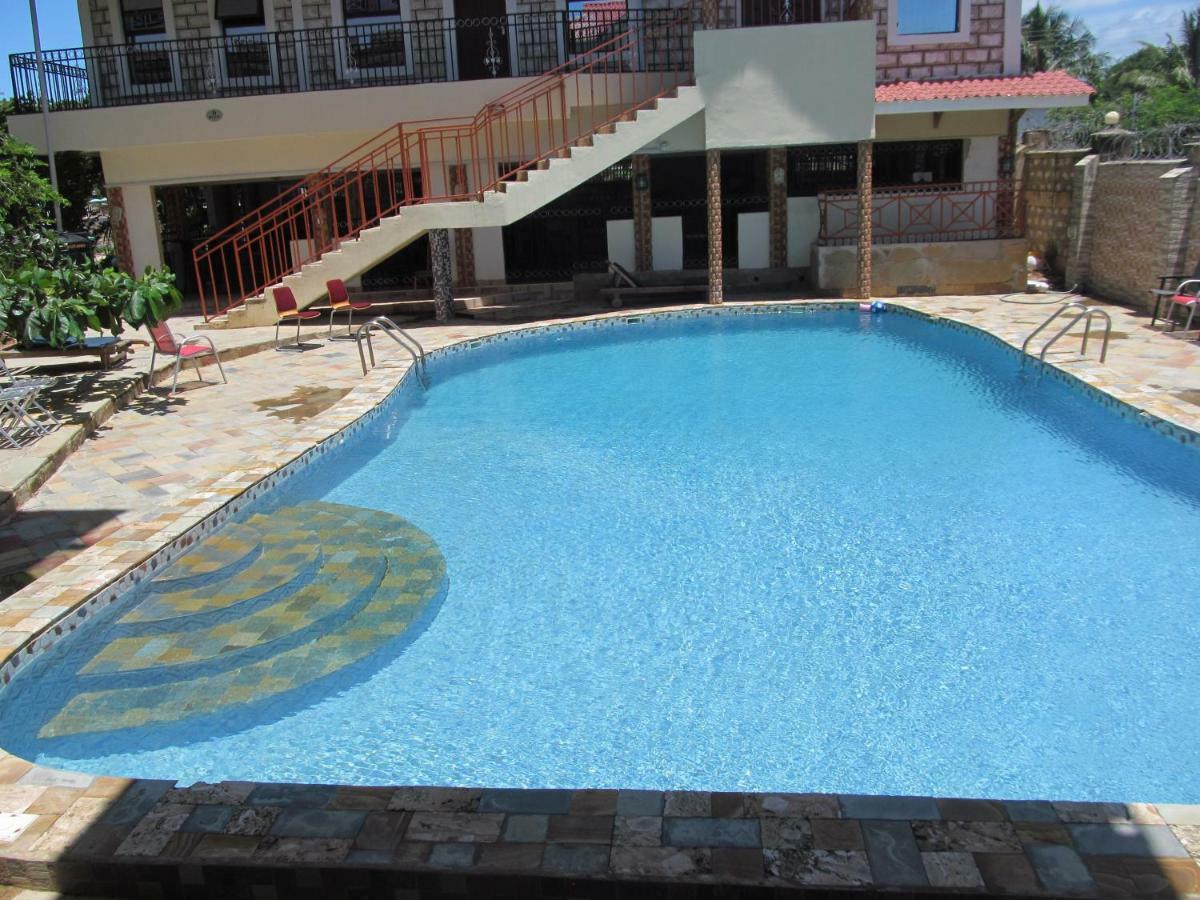 Diplomat Diani Beach Resort 外观 照片