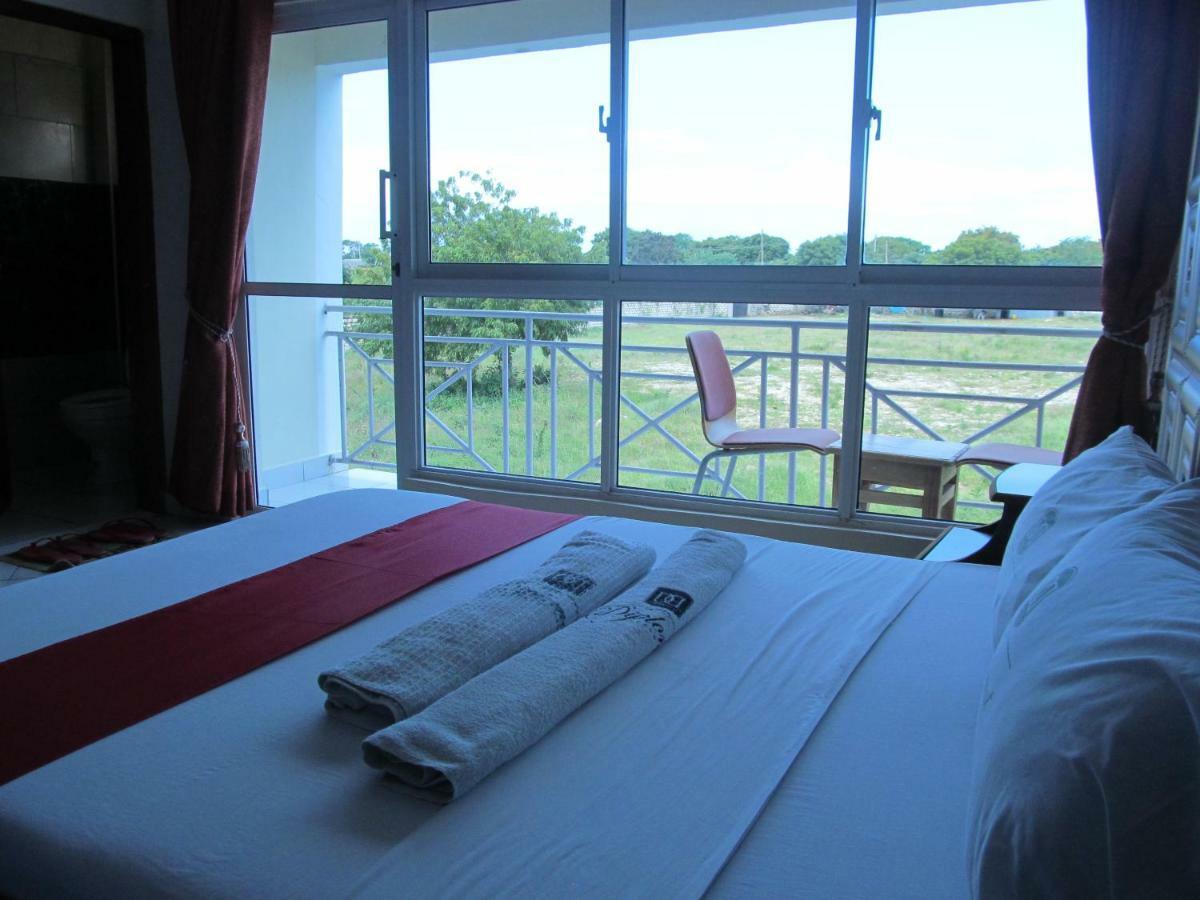 Diplomat Diani Beach Resort 外观 照片