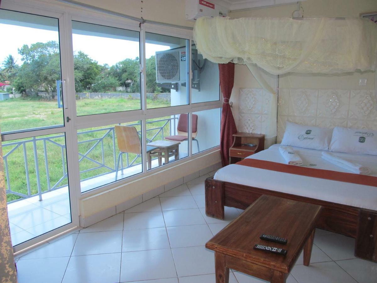 Diplomat Diani Beach Resort 外观 照片